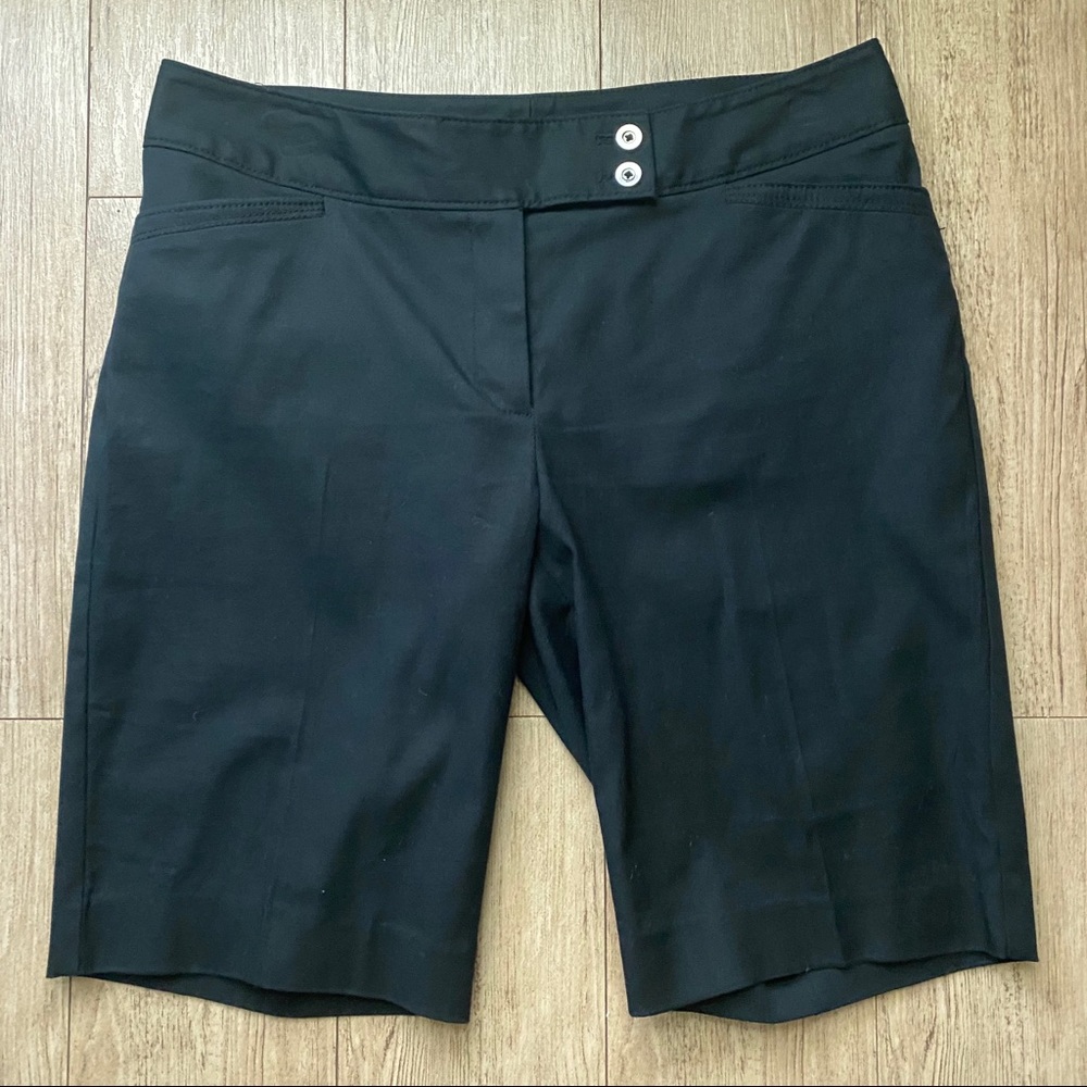 White House/ Black Market slim Bermuda short